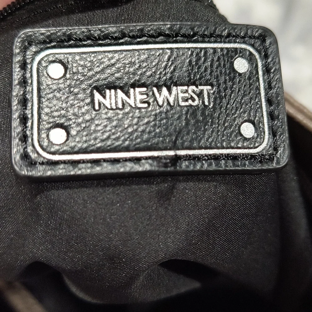 Nine West Adjustable Crossbody/shoulder bag, NWOT. 12